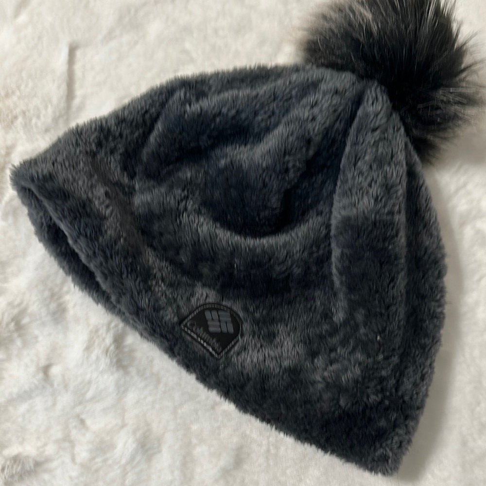 NWOT Columbia Omni Heat Unisex Black Faux Fur Beanie S/M